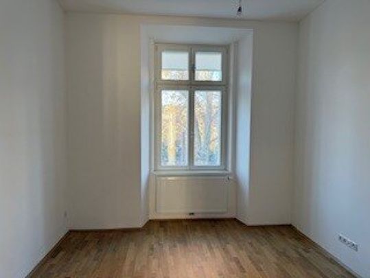 Sehr schöne, moderne 2-Zimmer-Wohnung saniert, gute Ausstattung mit Klimaanlage, Schlafzimmer in den Innenhof mit Balkon, Wohnzimmer und Küche in Graz-super zentral-UNIHÄHE - Photo 1