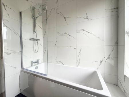 2 bedroom end of terrace house to rent - Photo 4