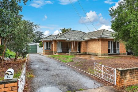 3 Bedroom Home in Prime Ridgehaven Location - Photo 2
