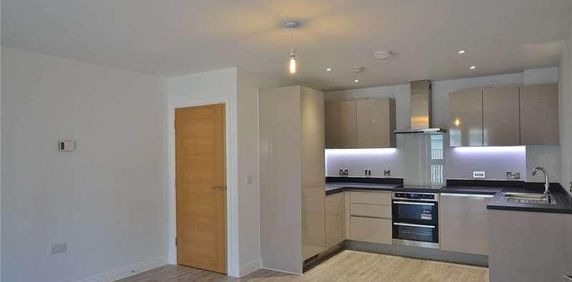 The Vale, Bushey, Wd, Bushey, WD23 - Photo 2