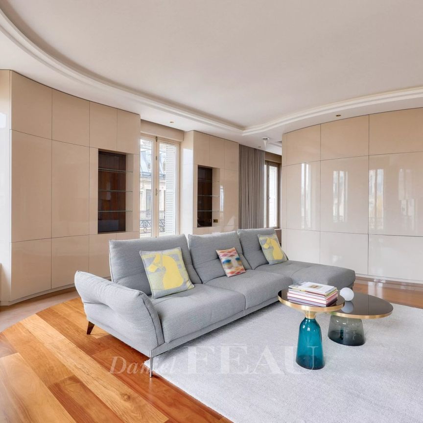 Tout savoir sur cet appartement dans le quartier Saint Thomas d'Aquin, à Paris 7ème - Photo 1