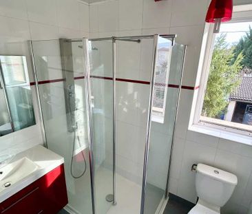 Location / Duplex - Photo 6