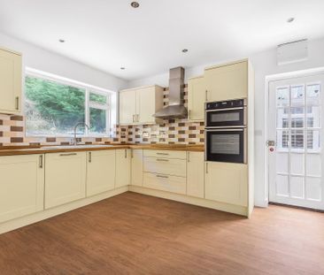 3 bedroom detached bungalow to rent - Photo 6