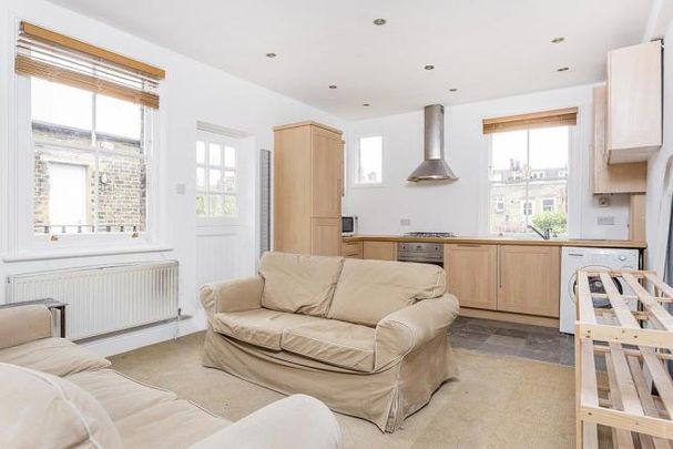 3 bedroom flat to rent - Photo 1