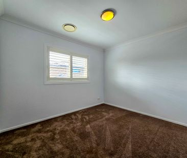 Spacious & Stylish Family Living in a Quiet Rosemeadow Cul-de-Sac - Photo 4