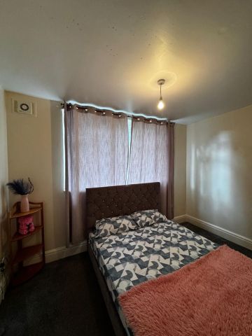 Room in a Shared House, Vine St, M7 - Photo 2