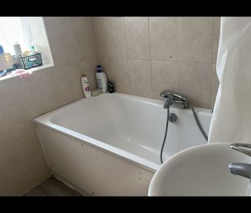 Room in a Shared House, Burnley Road, NW10 - Photo 3