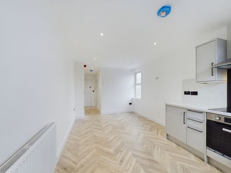 Park Road, Wigan, Lancashire, WN6 - Photo 2