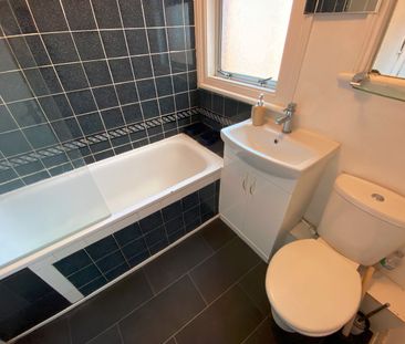 Room in a Shared House, Mora Road, NW2 - Photo 2