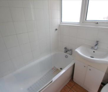 4 bedroom terraced house to rent - Photo 1