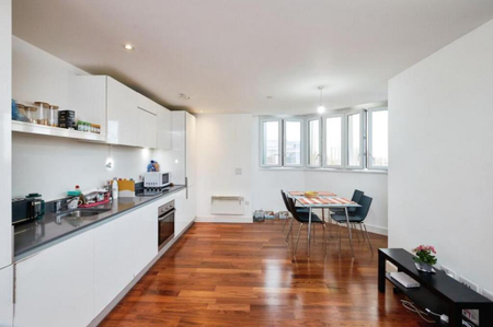 2 bedroom flat to rent - Photo 5