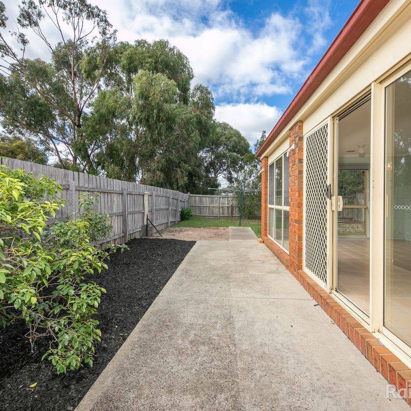 MODERN FAMILY HOME CLOSE TO ALL AMENTIES - Photo 1