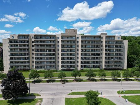 Country Hill Place - Photo 2