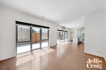 2/134 Cooper Street, Essendon - Photo 2