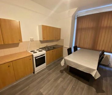 6 bedroom terraced house to rent - Photo 5