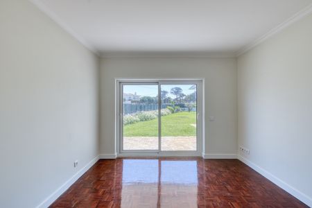 4-Bedroom Villa with Pool in Areia - Photo 2