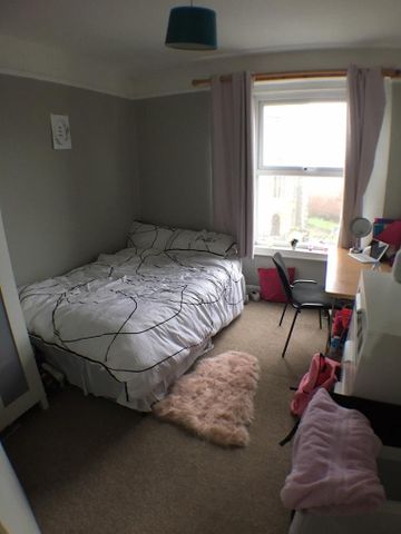 13 bedroom townhouse to rent - Photo 3