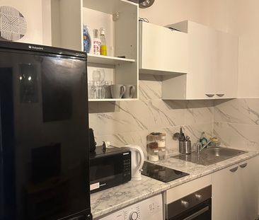 1 Bed Flat, Castletown Road, W14 - Photo 5