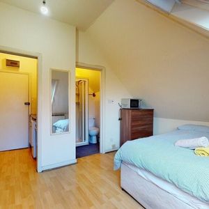 Studio Flat, Chatsworth Road, NW2 - Photo 2