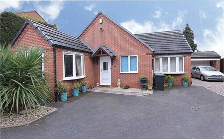 Fairview Crescent, Kingswinford, DY6 - Photo 3