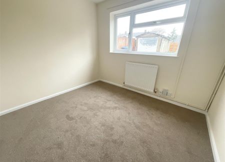 Falstaff Drive Rugby - Photo 2