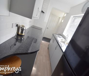 4 bedroom terraced house to rent - Photo 6