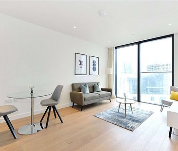 A bright 1 bedroom apartment in Berkeley Homes most highly anticipated residential development. Residents will also benefit from access to a range of state of the art facilities. - Photo 2