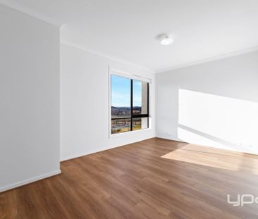 Captivating Brand-New Townhouse in Thornhill Park - Photo 5