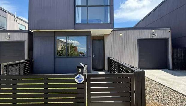 Spacious 4 Bedroom Home in McLennan Park Community - Photo 1