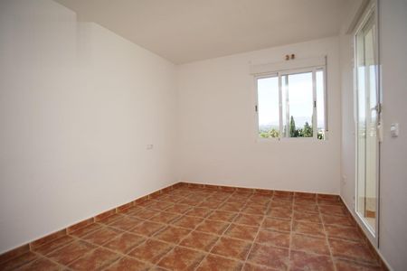 Bungalow For Long Term Rental in Albir - Photo 5