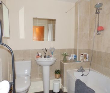 2 bedroom apartment to rent - Photo 6