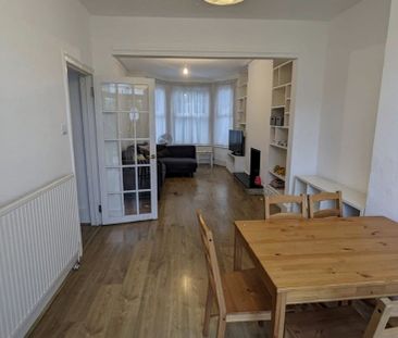 3 Bed Terraced House, Derby Avenue, N12 - Photo 1