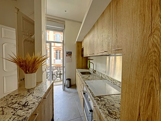 TOULOUSE - Saint-Etienne TOULOUSE - Spacieux T3 de 125.30 m² avec balcon et ascenseur, - Photo 1