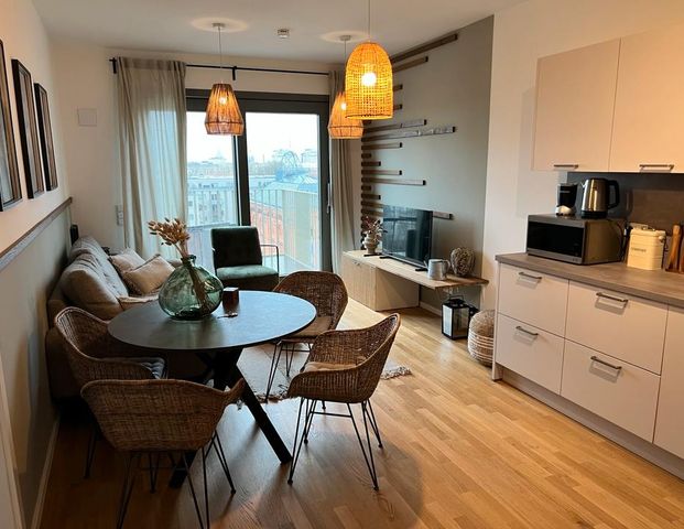 Superzentrale Top-Wohnung am Park mit EBK und Balkon - Foto 1