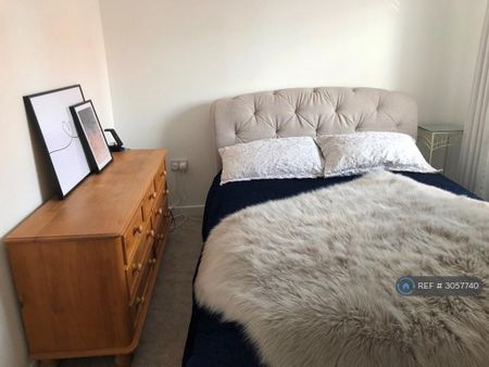 3 bedroom end of terrace house to rent - Photo 5