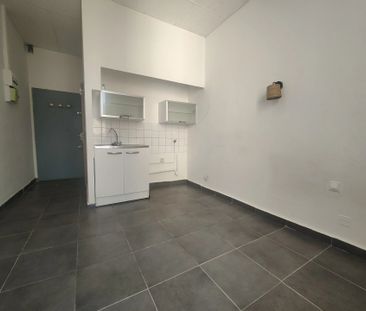 Location Appartement 1 pièce 15m² MARSEILLE 6ème - Photo 2