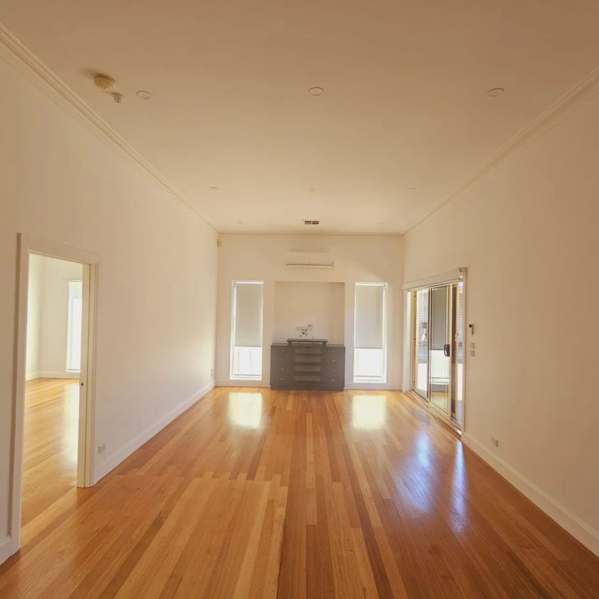 49 Barkers Road, Kew. - Photo 1