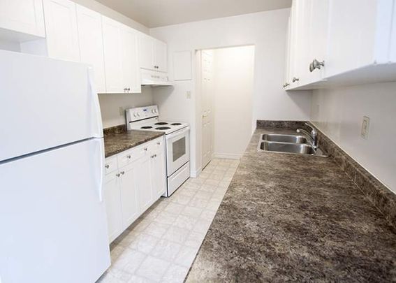 Oxford Park Towers - Photo 1