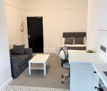 Studio to rent - Photo 1
