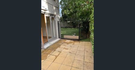 Stylish Split Level Living - Photo 5