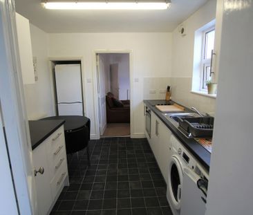 4 Bedroom Mid Terraced House, Chester - Photo 1