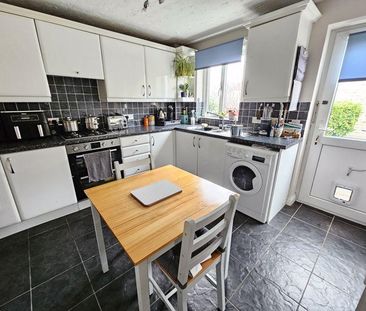 3 bedroom semi-detached house to rent - Photo 4