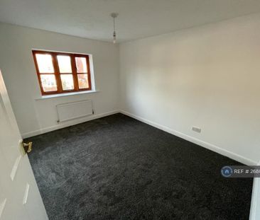 2 bedroom terraced house to rent - Photo 2