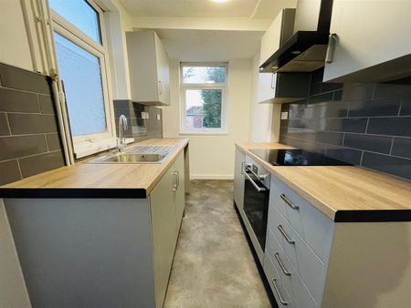 2 Bed House - Photo 5