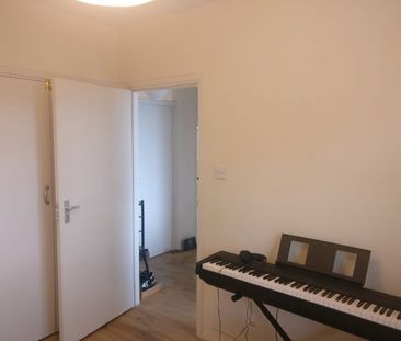 2 Bed Flat, Kingsbridge Avenue, W3 - Photo 2