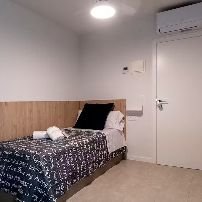 Carrer de Sant Donís, Valencia, Valencian Community 46003 - Photo 1