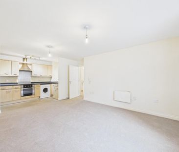 2 bedroom Flat To Let - Photo 1