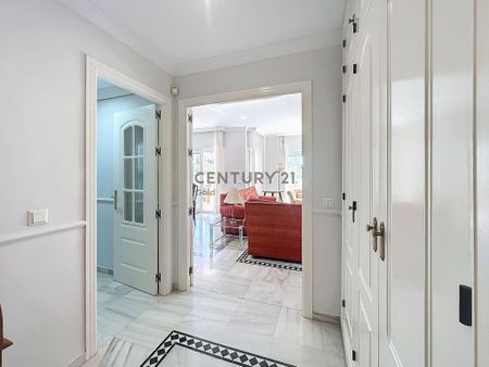 10 room luxury Apartment for rent in Calle Miguel Indurain, Málaga, Malaga, Andalusia - Photo 5