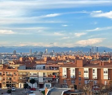 Piso de alquiler en Plaza de San Diego, Palomeras Bajas - Photo 1