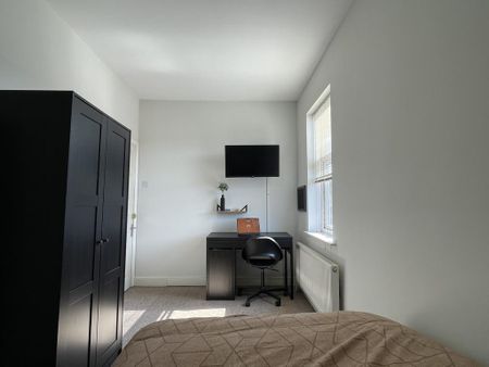 3 bedroom terraced house to rent - Photo 2